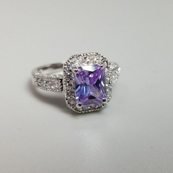 Vintage Sparkly Purple Rhinestone Ring, Silver Tone Size 9 Band, Emerald Shape - Picture 5 of 9